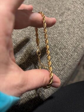 Gold-Tone Rope Chain Bracelet for Women - Shiny Twist Link